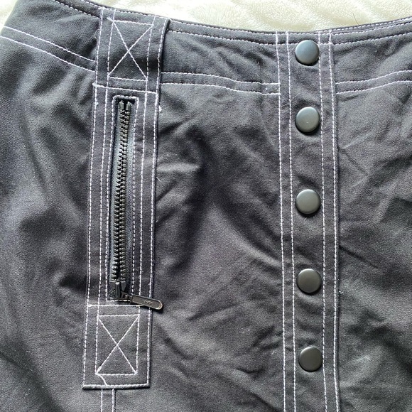 Vintage style black skater skirt, size 4P - Picture 2 of 4